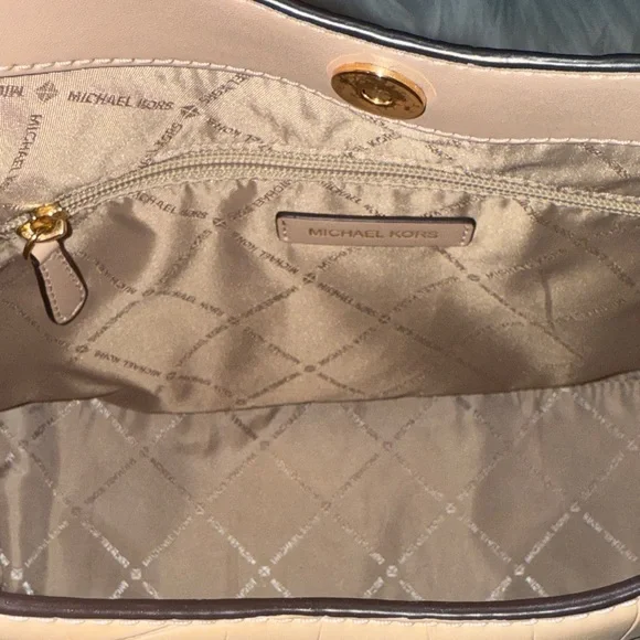 NEW Michael Kors Buff Joan Large Slouchy Shoulder Bag Embossed Crocodile - Picture 4 of 8